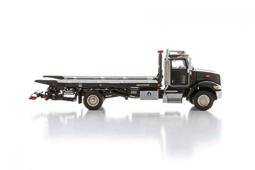 Peterbilt Jerr Dan Rollback Truck   BLACK   1/50 TWH  