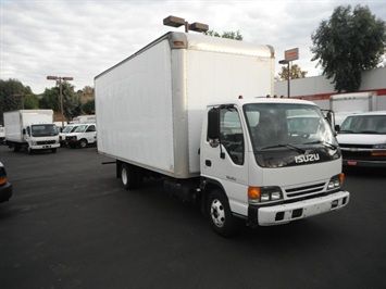 2003 Isuzu NPR 20 Box High Cube w. Ramp 2003 Isuzu NPR 20 Box High 