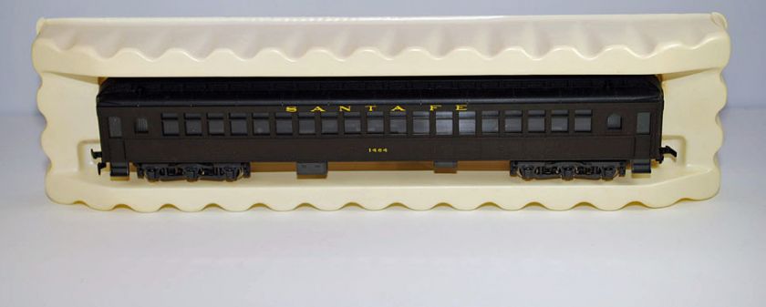 6264 AHM Rivarossi HO #1464 Santa Fe Coach Car  