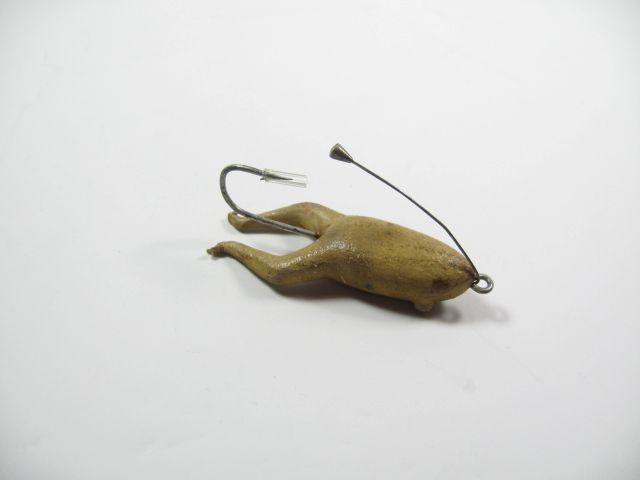 VINTAGE PFLUEGER WEEDLESS MEADOW FROG FISHING LURE  