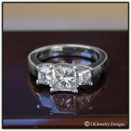   CT MOISSANITE PRINCESS SQUARE 3 STONE ENGAGEMENT WEDDING V BAND RING