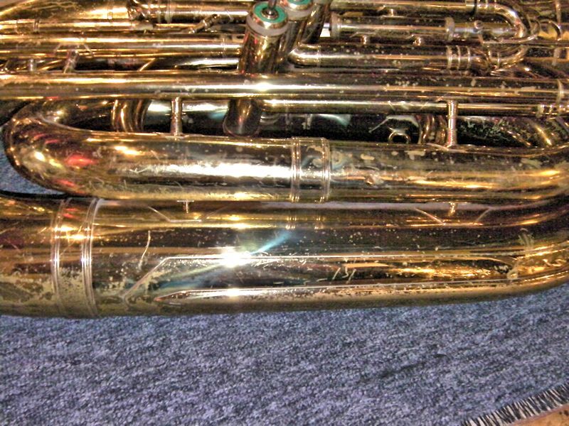 There is no case or mouthpiece included. INTERNATIONAL SHIPPING IS 