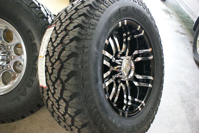 33x12.50 18 Eagle General Grabber AT2 Wheels Rims Tires  