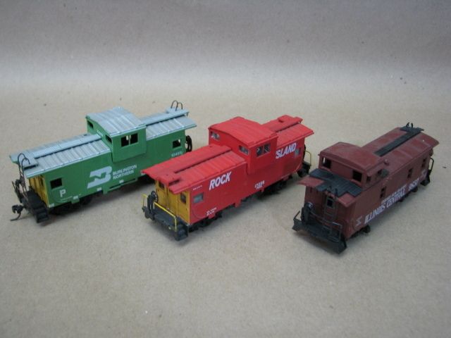 HO scale gauge model railroad train caboose car used  