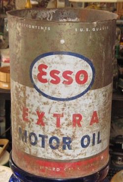 QUART U.S. ESSO EXTRA MOTOR OIL CAN PAT.# 2379241  