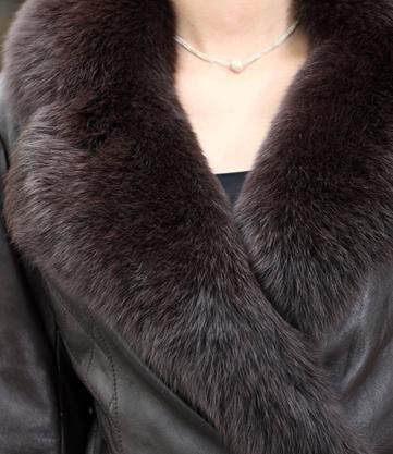 wholesale Graceful Fox Hair Lapel Short Sheepskin Coat Coffee