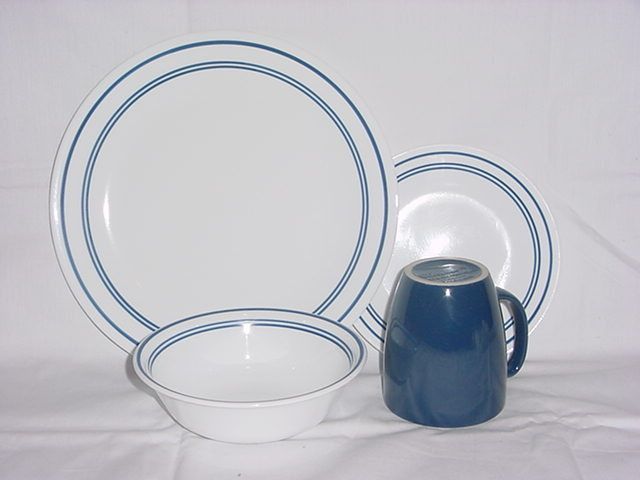 Corelle Livingware Classic Cafe Blue 15 Piece Set NEW  