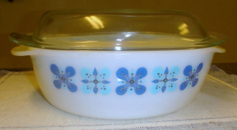 VTG LRG CASEROLE DISH BY SCHOTT & GEN MAINZ GENA GLAS  