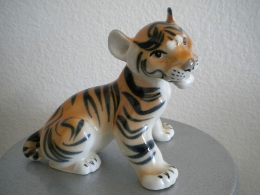 VINTAGE RUSSIAN LOMONOSOV PORCELAIN TIGER FIGURINE  