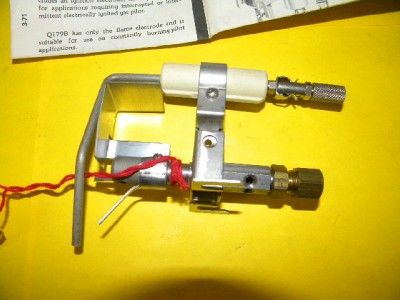 NEW Honeywell Q179B 1117 Gas Pilot Burner W/ Flame Rod  