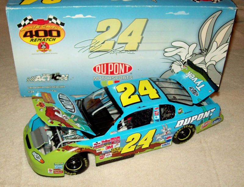 JEFF GORDON 2002 BUGS BUNNY 24 LOONEY TUNES 1/24 NASCAR  