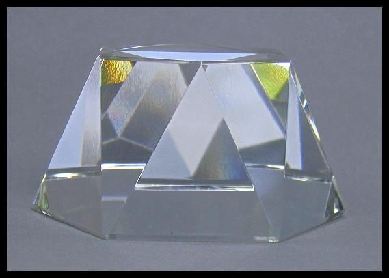 BEAUTIFUL AUSTRIAN CUT CRYSTAL FACETED FIGURINE STAND  
