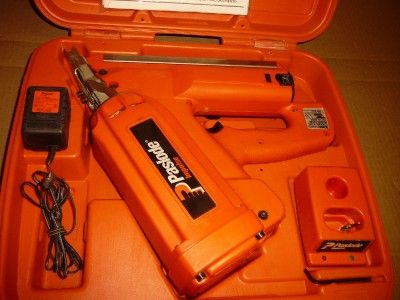 PASLODE 900420 CORDLESS 30 DEG FRAMING NAILER W/CASE. IN GREAT SHAPE 