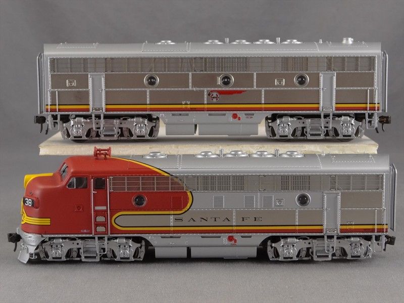 DTD TRAINS HO SCALE   BLI SF SANTA FE #38 F7 A B SET DIESEL LOCO DCC 