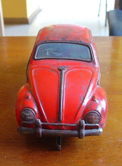 VOLSKWAGEN TIN TOY TAIYO BATTERY OPERATED 1964 VW JAPAN  