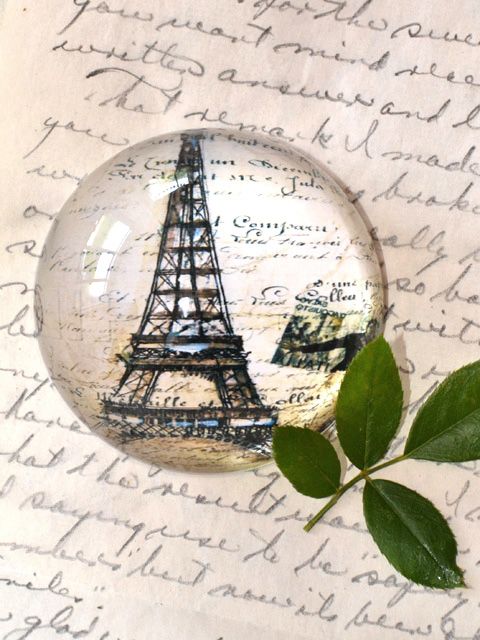 Shabby Cottage Chic Eiffel Tower Paris Crystal Paper Weight Home 