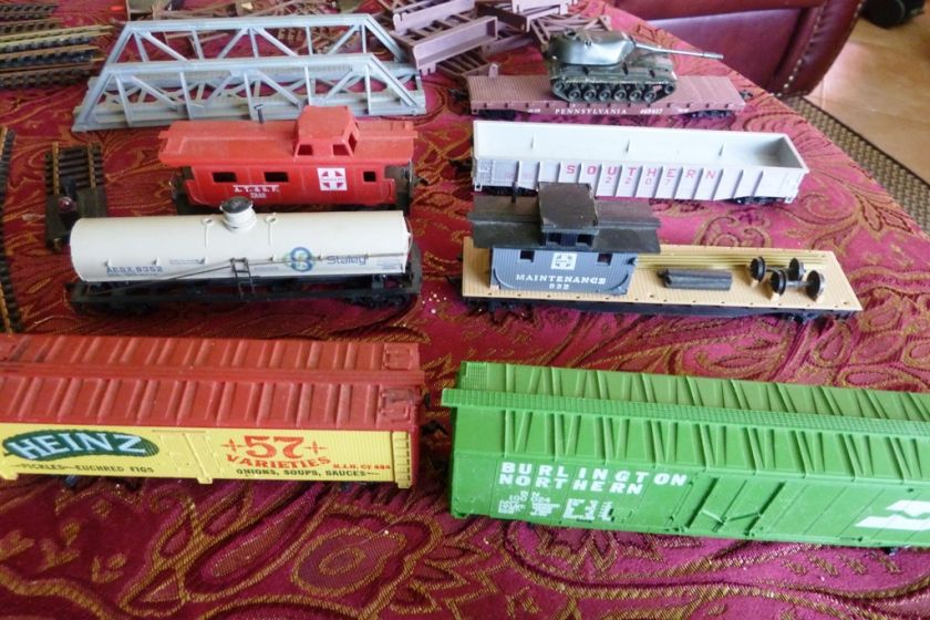 VINTAGE HO TYCO TRAIN SET Santa Fe ATSF Engines Controller MANY PIECES 