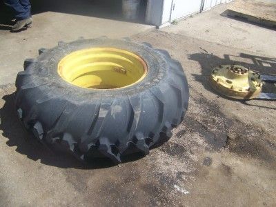 JOHN DEERE 620 630 720 730 STANDARD TRACTOR 26 CAST CENTERS WHEELS 