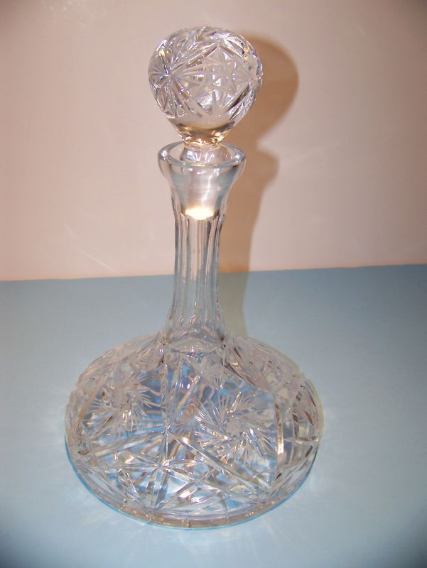 BEAUTIFUL LEAD CRYSTAL DECANTER NO MARKINGS ( 4.4 lbs.)  