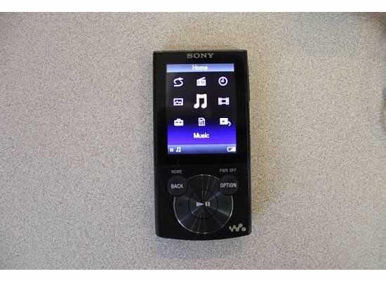 Sony Walkman NWZ E344 Black (8 GB) Digital Media Player 0027242778658 